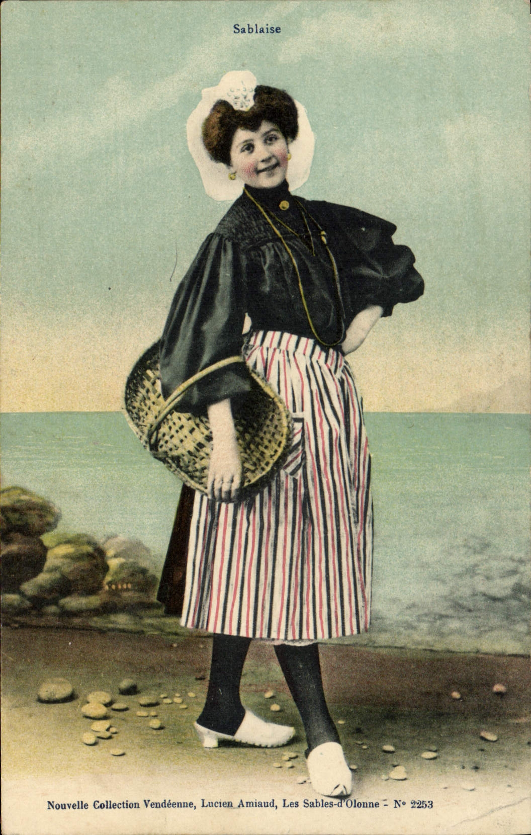 CPA Folklore Sablaise 