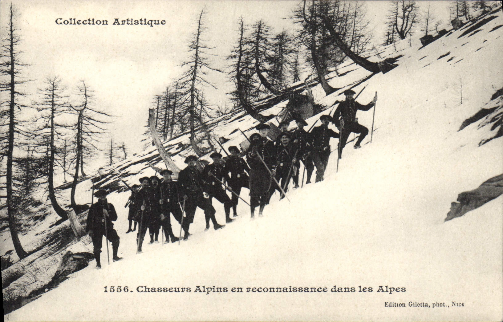 CPA Militaria Chasseurs alpins en reconnaissance dans les Alpes 