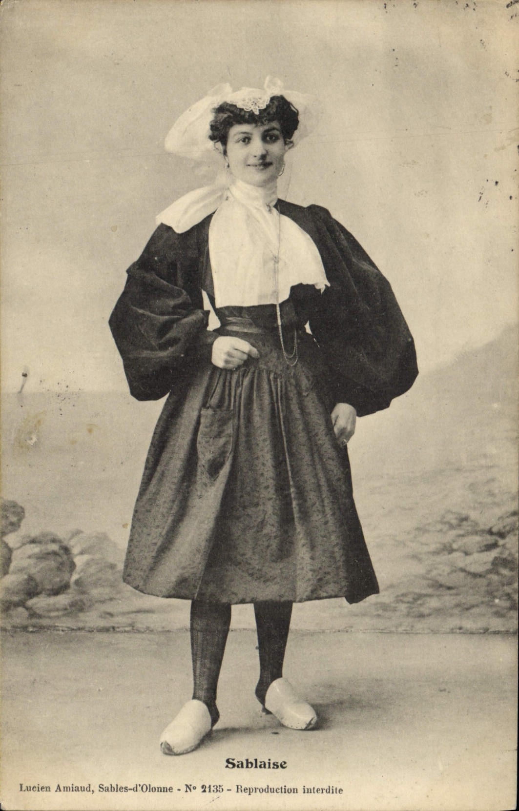 CPA Folklore Sablaise 