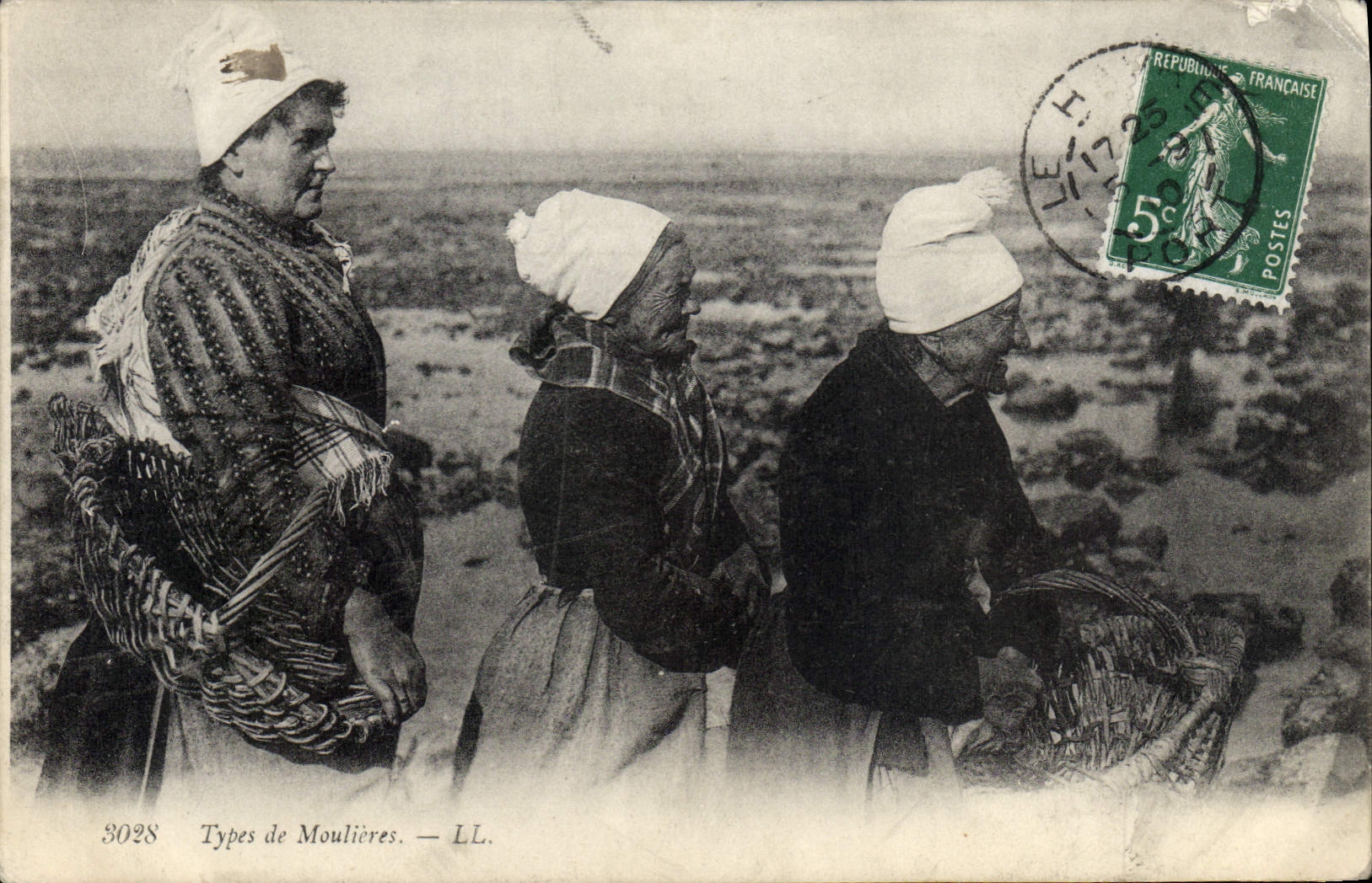 CPA Folklore Types de moulieres 