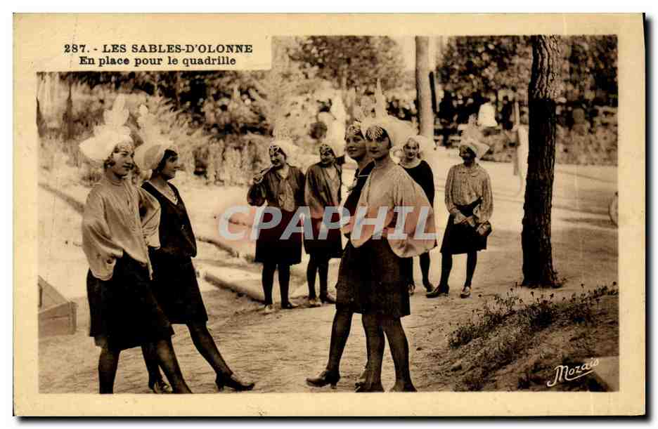 CPA Folklore Sables d'Olonne En place pour le quadrille 