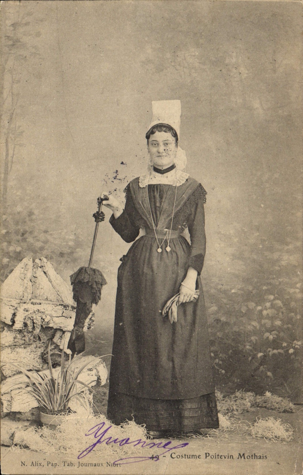 CPA Folklore Costume Poitevin Mothais 