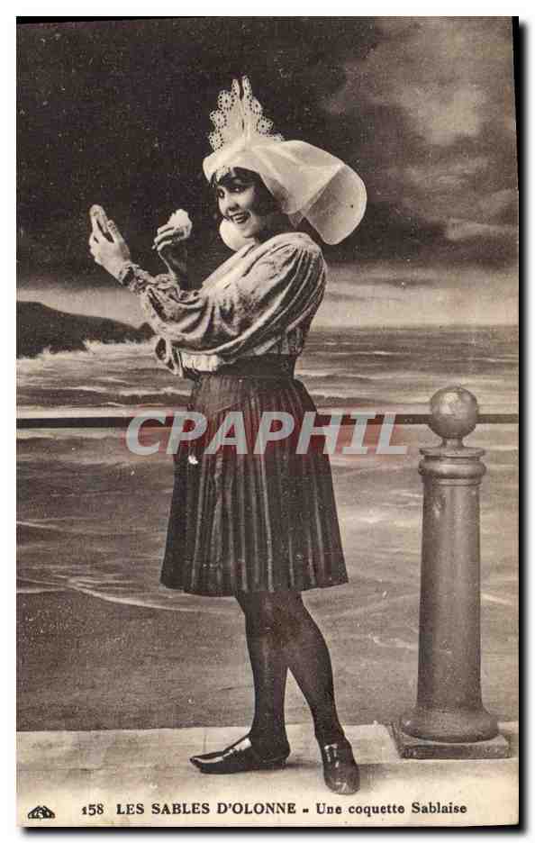 CPA Folklore Les Sables d'Olonne Une coquette Sablaise 