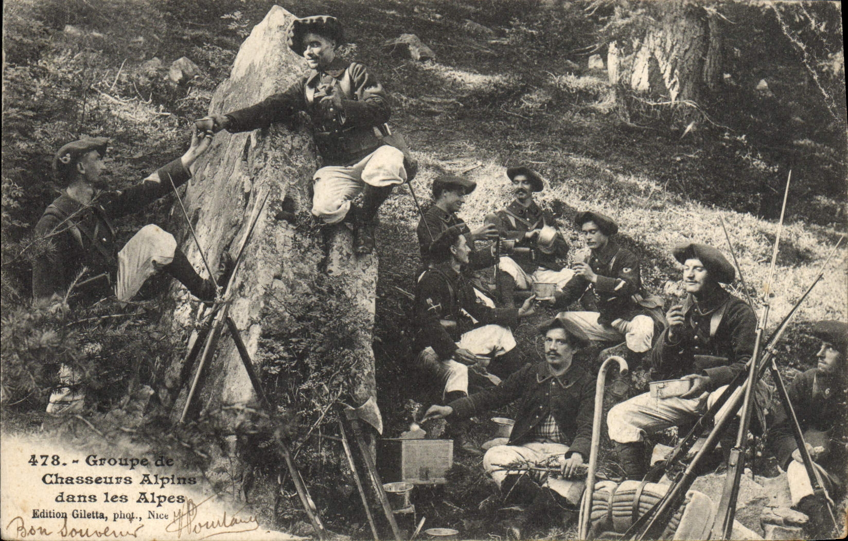 CPA Militaria Chasseurs alpins dans les Alpes