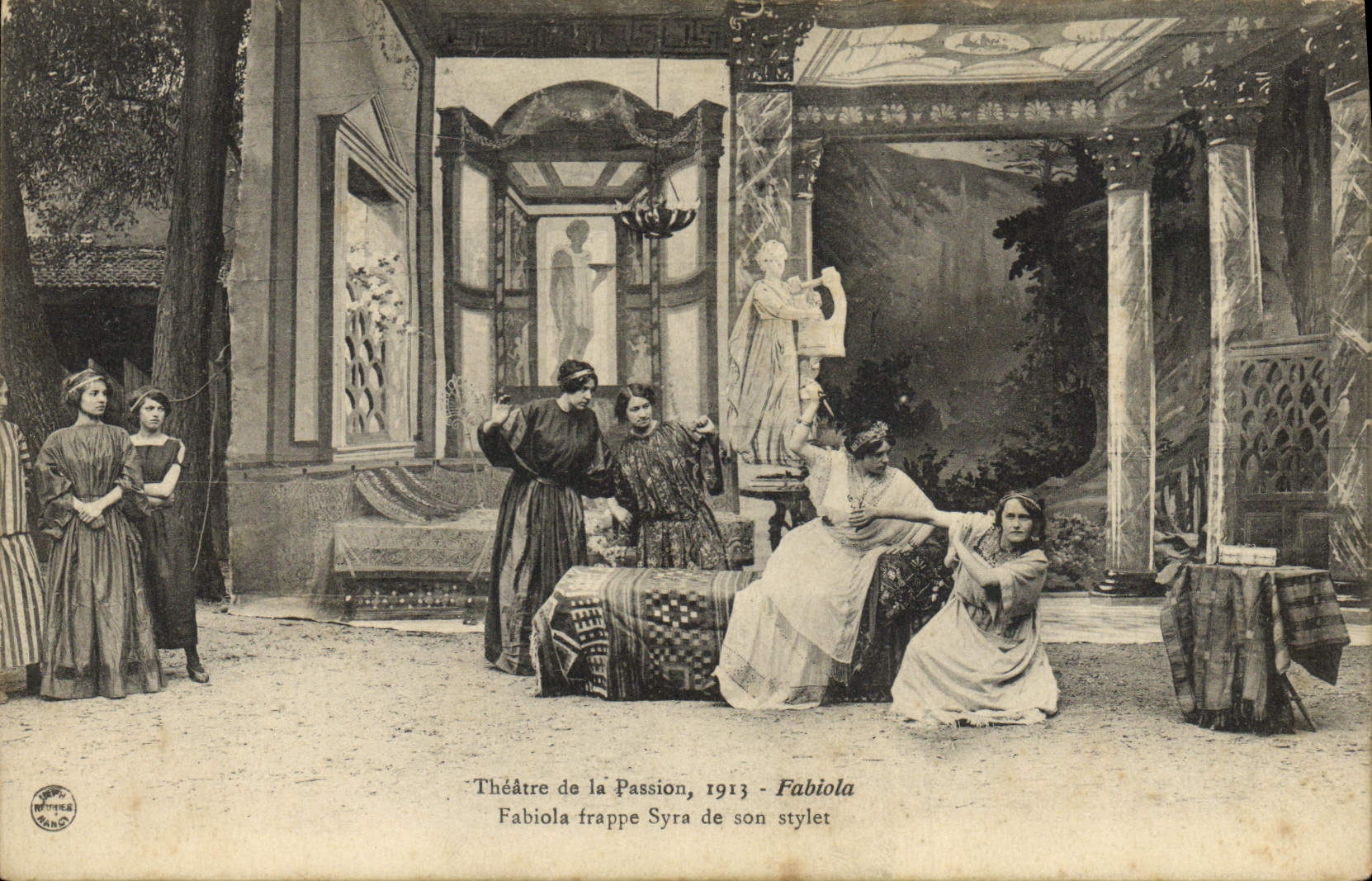 CPA Theatre de la Passion 1913 Fabiola frappe Syra de son sylet 