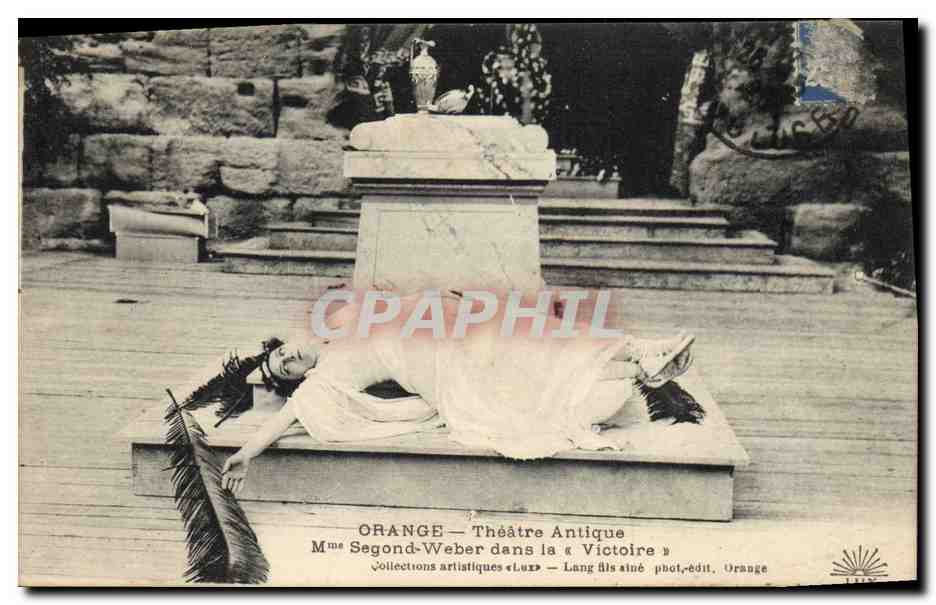 CPA Theatre Orange Theatre antique Mme Segond Weber dans la Victoire 