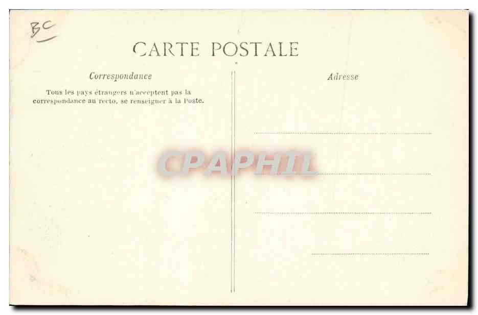 CPA Folklore Vendee Les Sables d'Olonne A l'usine Devant le photographe  — Verso