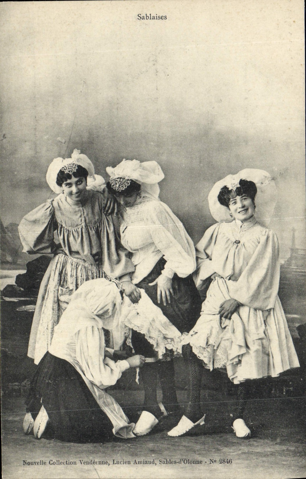 CPA Folklore Sablaises