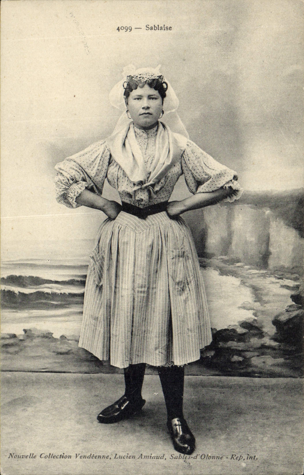 CPA Folklore Sablaise