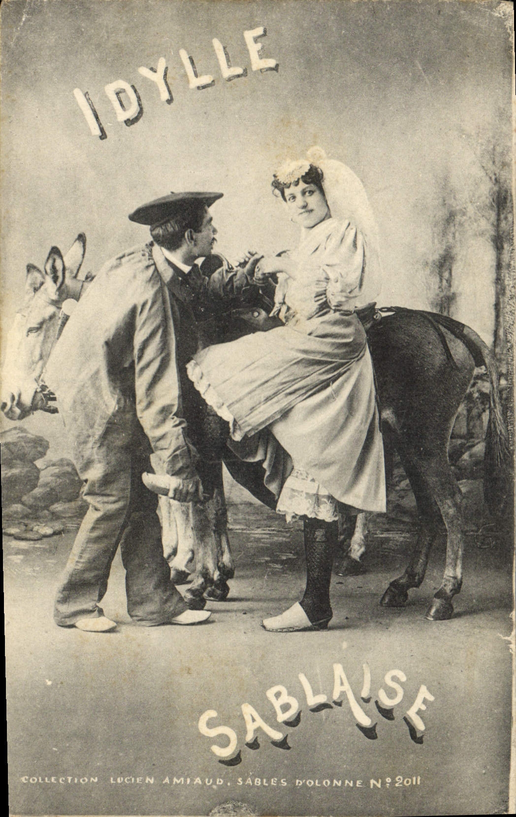 CPA Folklore Idylle Sablaise Ane mule