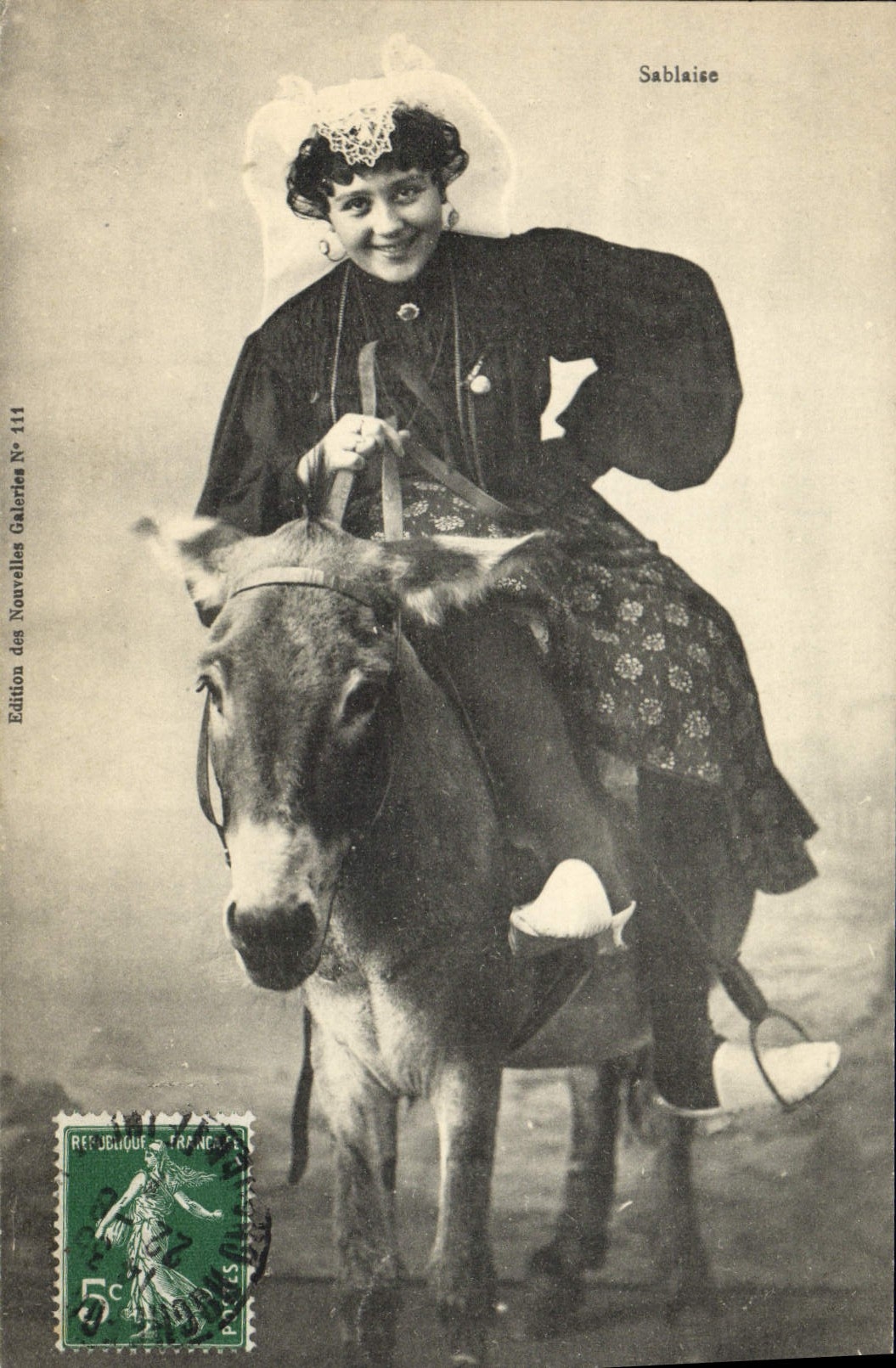 CPA Folklore Sablaise Ane Mule