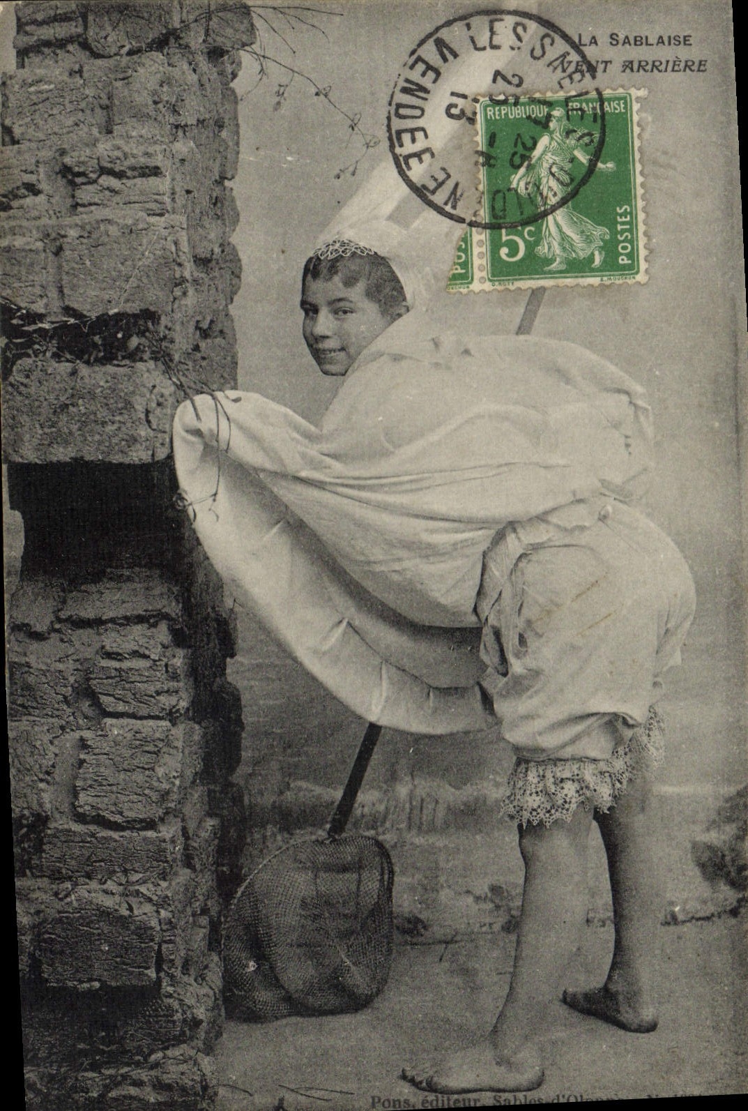 La Sablaise — Vue arrière — éditeur Pons, Sablais d'Olivier