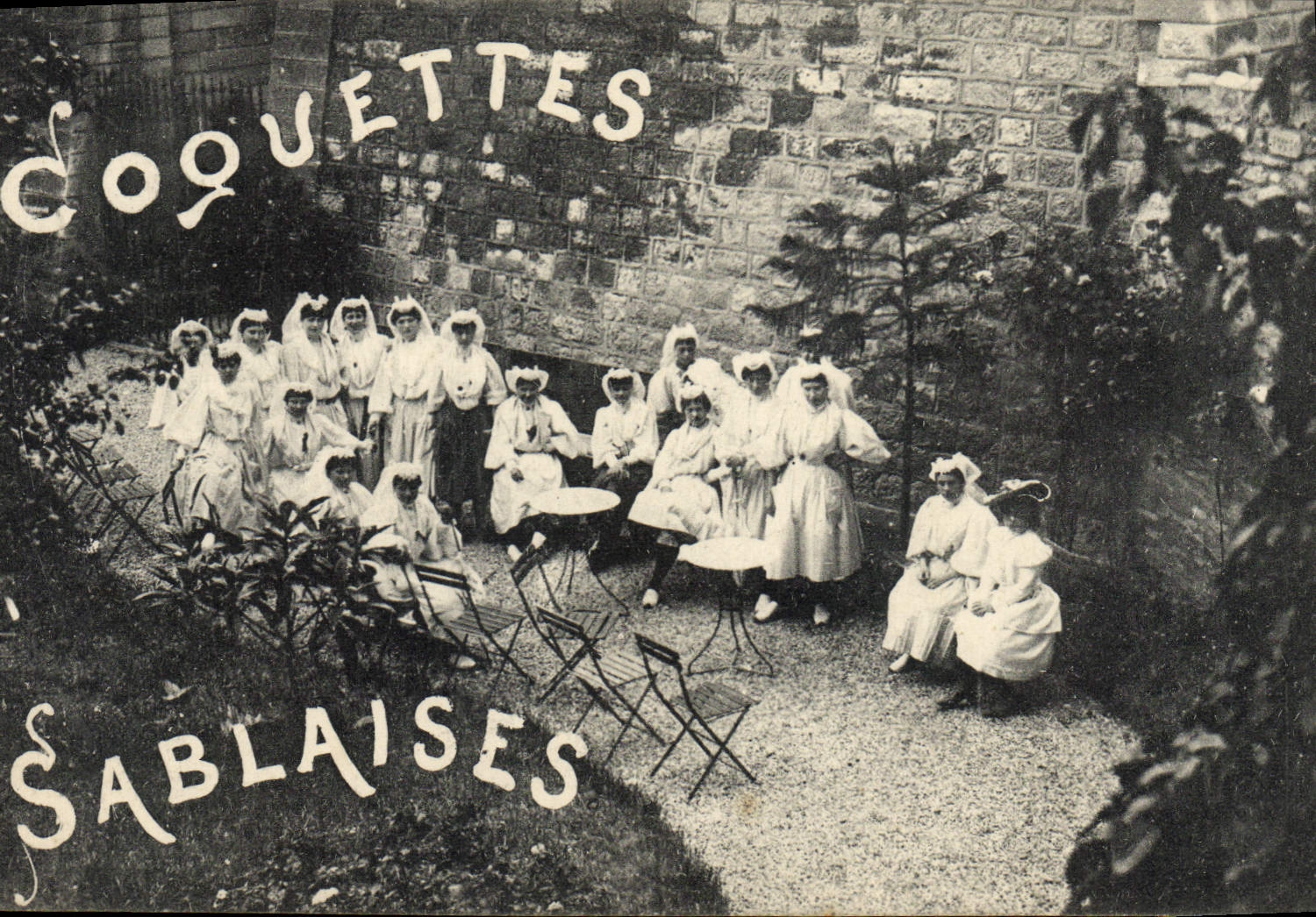 CPA Folklore Coquettes Sablaises