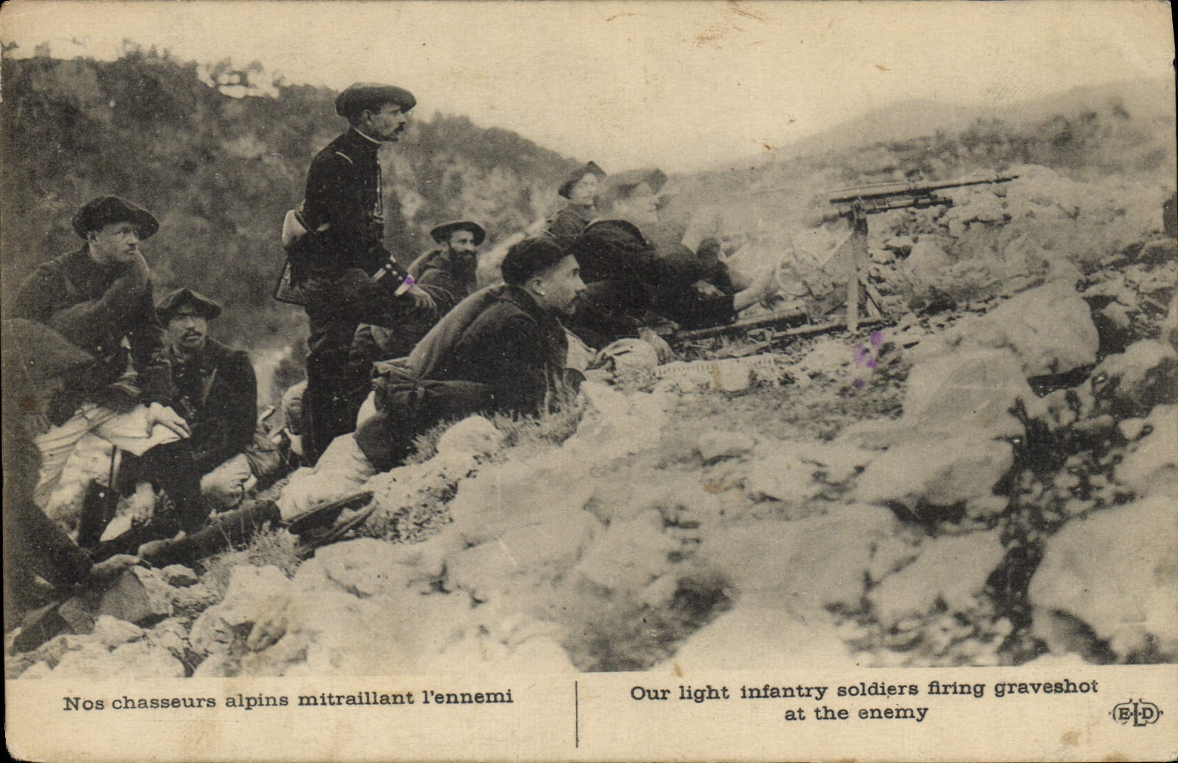 I nostri cacciatori alpini che sparano contro l'avversario — I nostri soldati di fanteria leggera che sparano palle di cannone contro l'avversario — B.P.D. (editore)