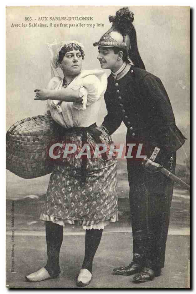 Aux Sables-d'Olonne — femme en costume local et soldat — Hermann & Delphey, éditeur Sables-d'Olonne, n° 806