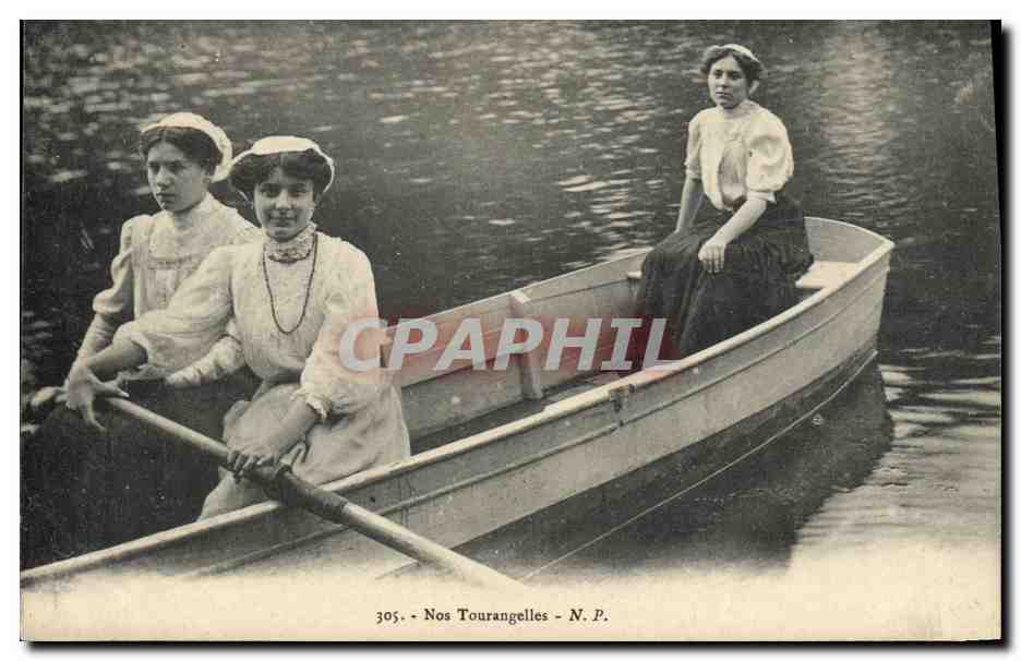 CPA Folklore Nos Tourangelles Femmes Barque Bateau