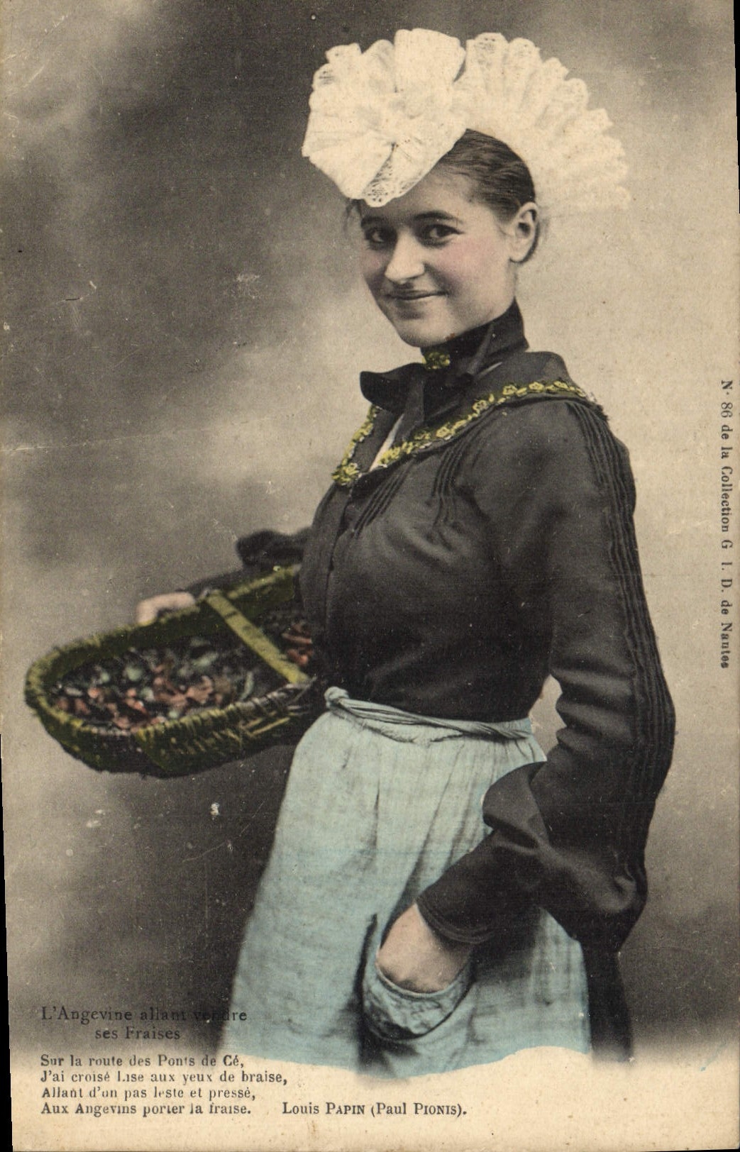 CPA Folklore L'Angevine allant vendre des fraises 