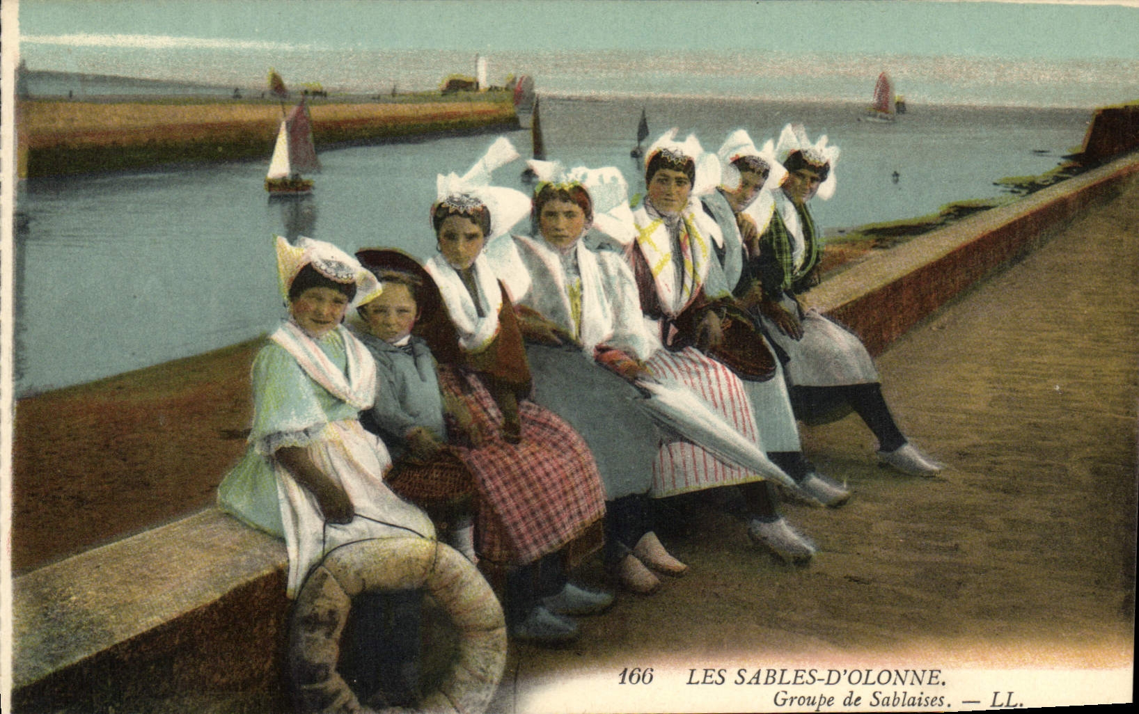 CPA Folklore Les Sables d'Olonne Groupe de Sablaises 