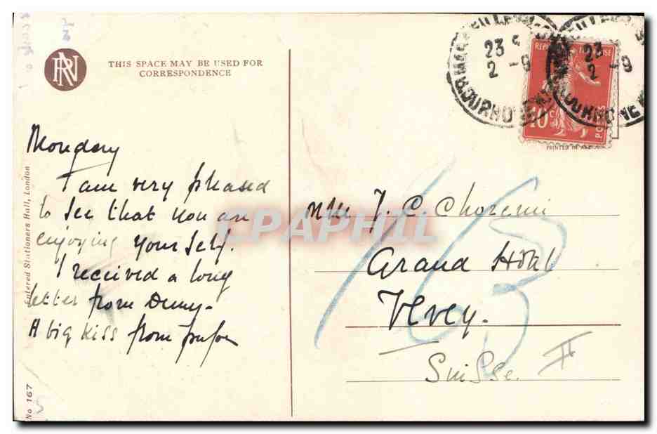 Fille tenant un chat et un chien — 'What if I am fat? I have a loving disposition' — Reinthal & Newman, N.Y. — Verso
