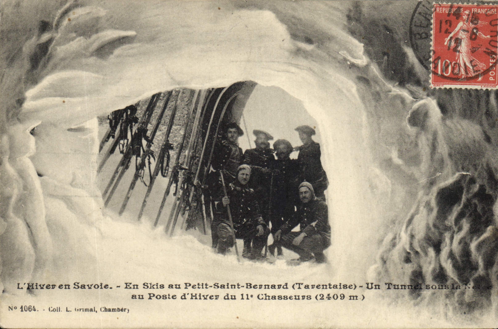 L'Hiver en Savoie - En Skis au Petit-Saint-Bernard (Tarentaise) - Un Tunnel sous la Neige au Poste d'Hiver du 11° Chasseurs (2409 m) - Coll. L. Orimal, Chambery