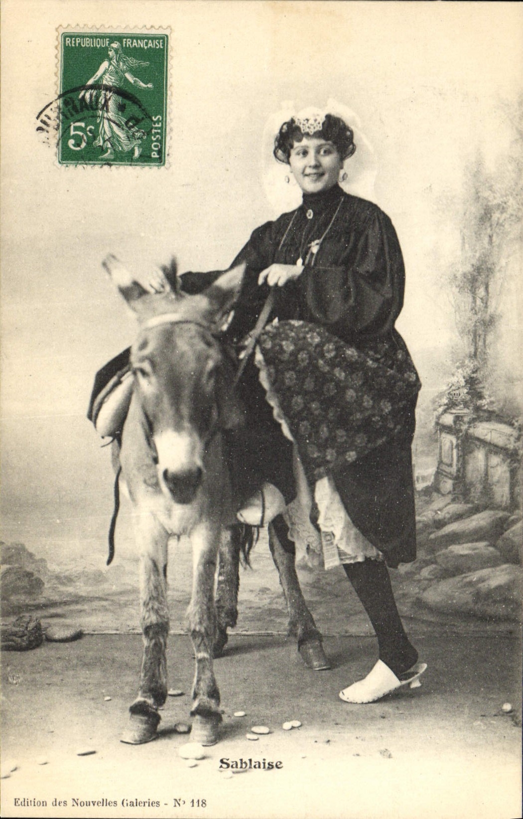 CPA Folklore Sablaise Ane Mule 