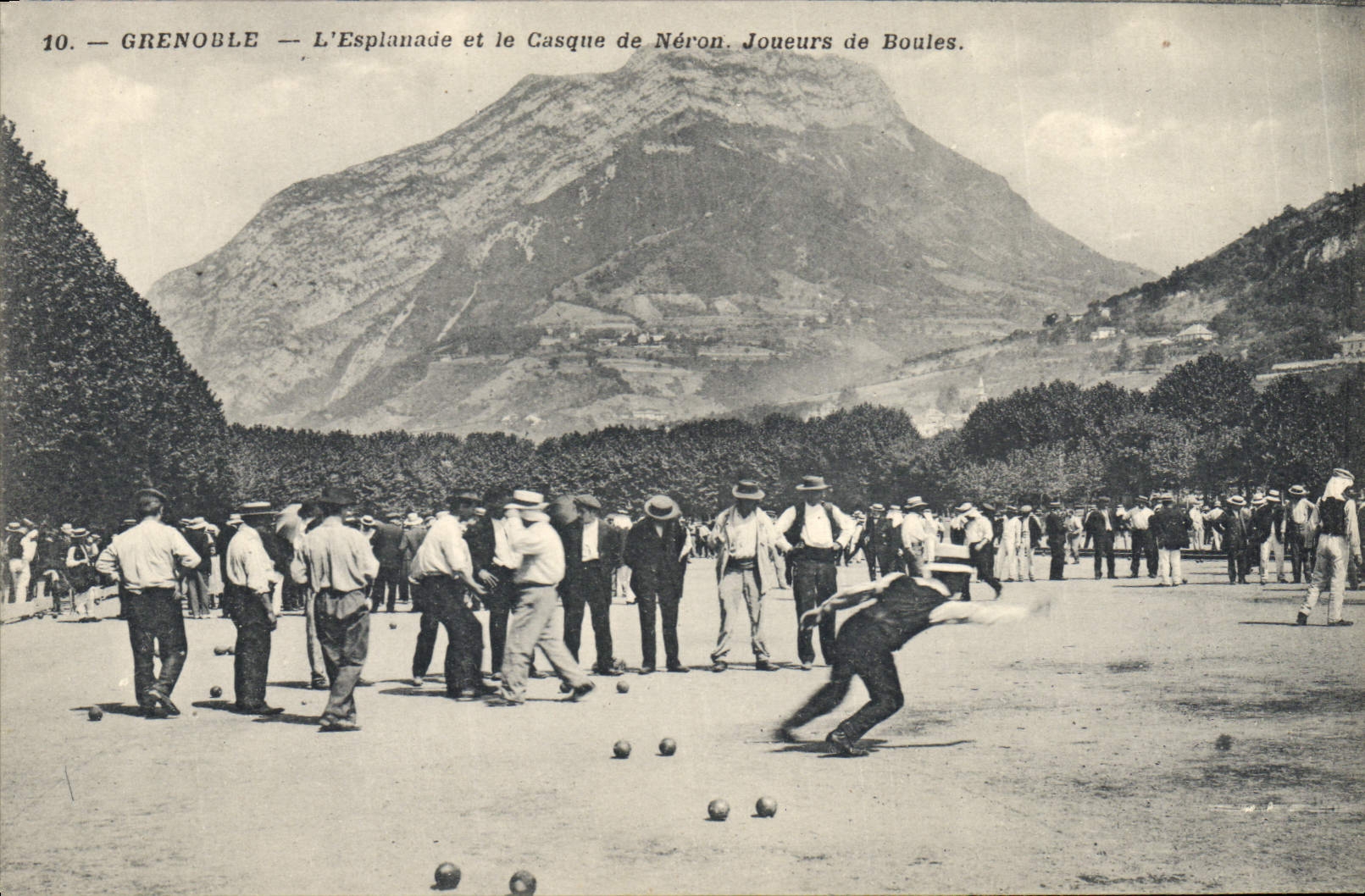 CPA Petanque Grenoble L'esplanade et le casque de Neron Joueurs de boules TOP 