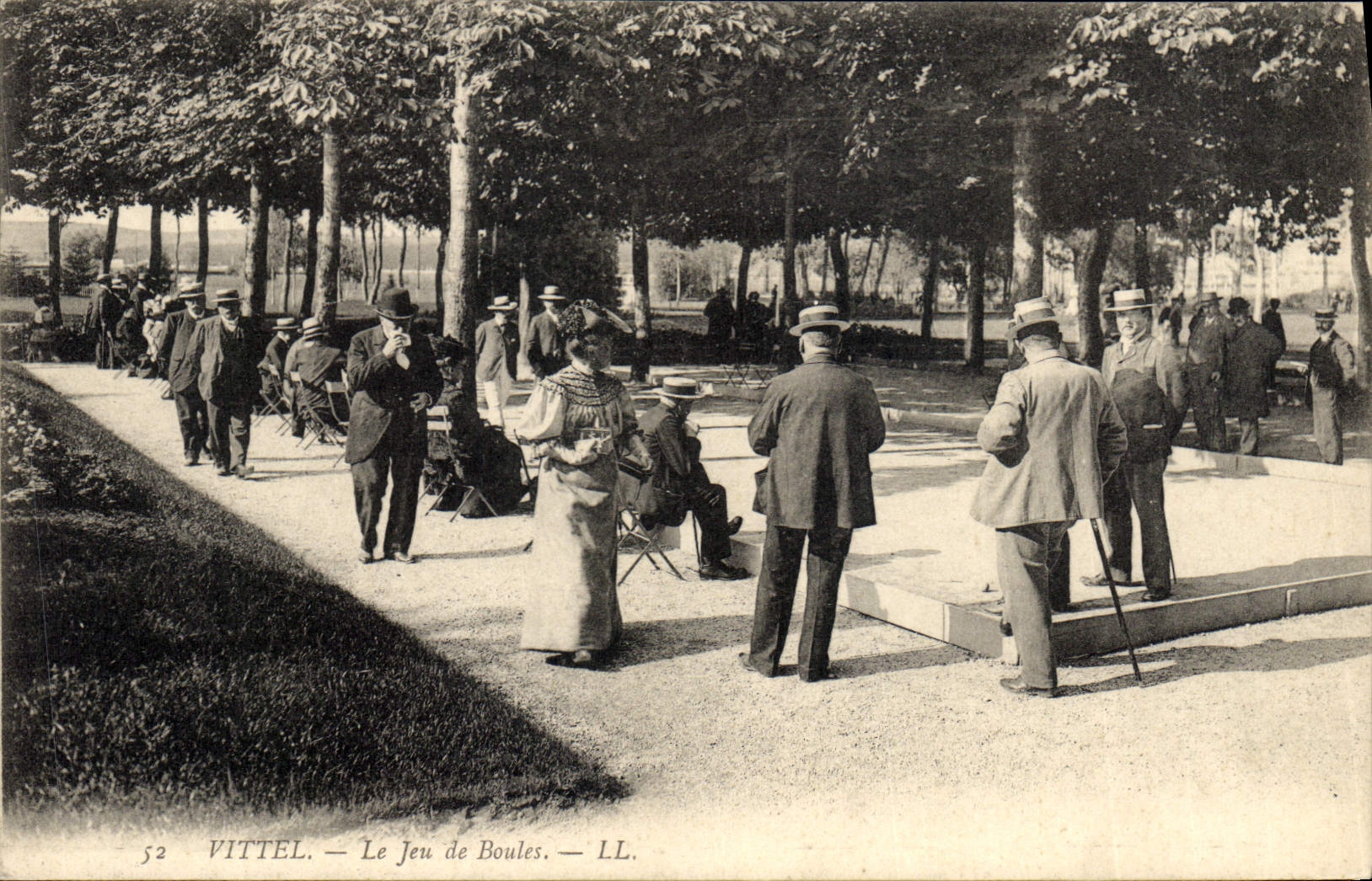CPA Petanque Vittel Le jeu de boules 
