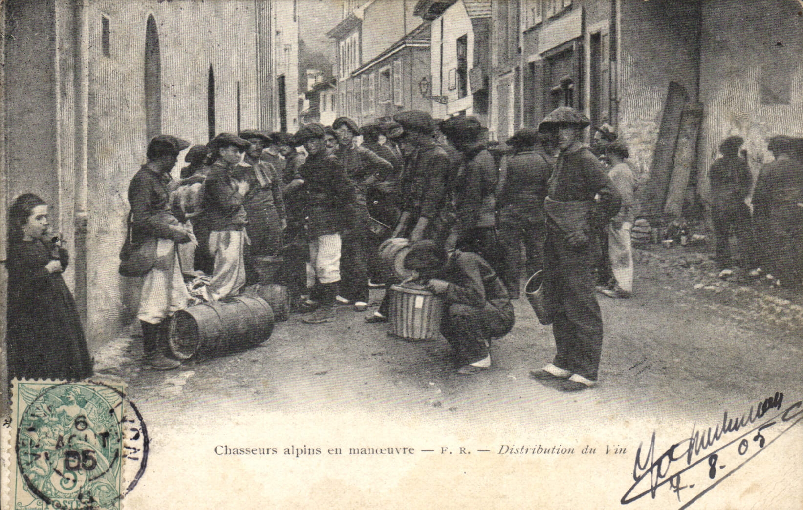CPA Militaria Chasseurs Alpins en manoeuvres Distribution du vin 