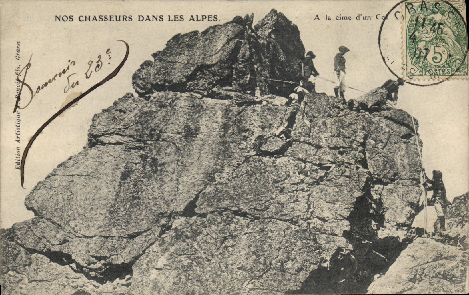 CPA Militaria Chasseurs Alpins dans les Alpes A la cime d'un col 