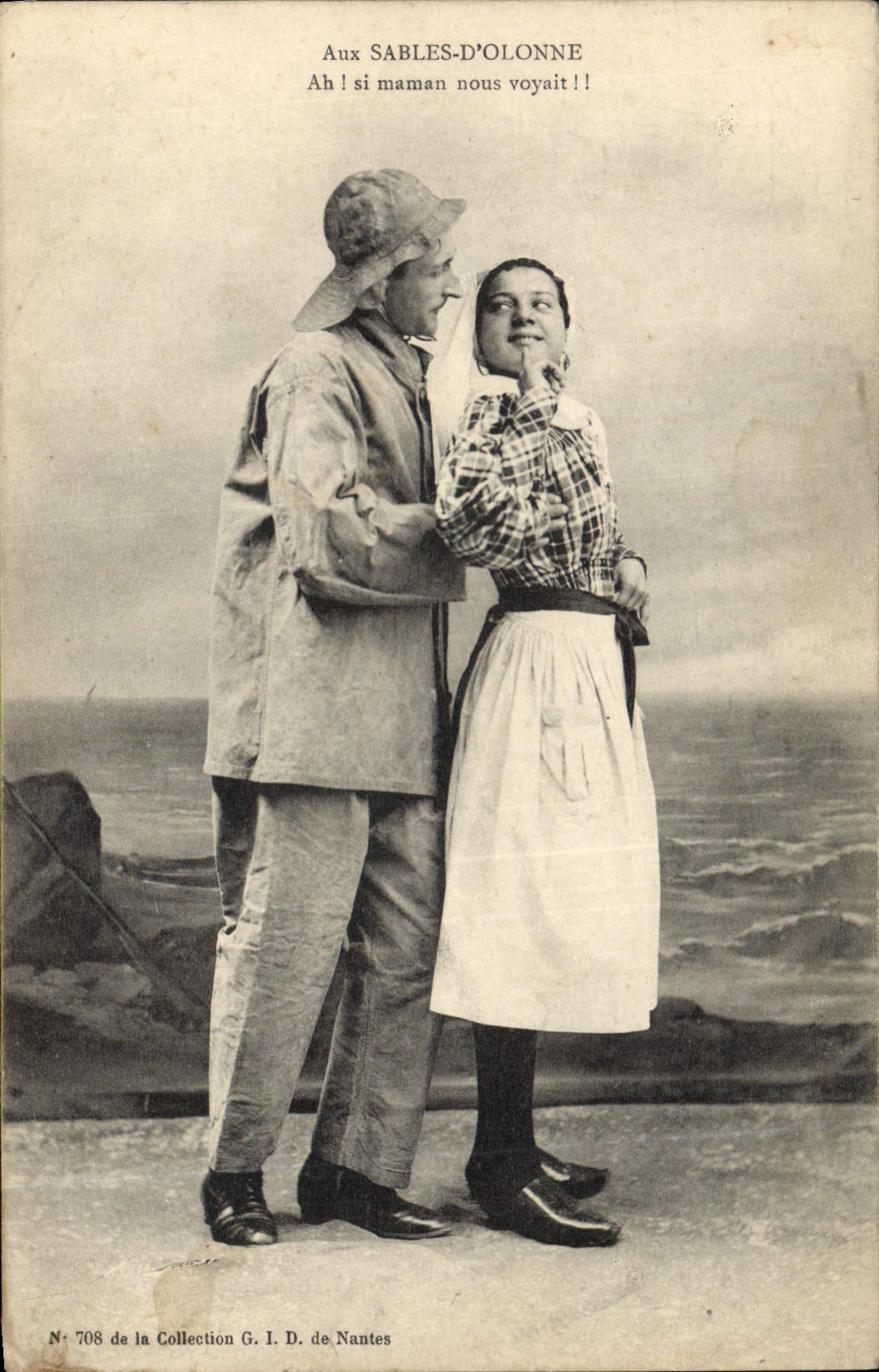 CPA Folklore Aux Sables d'Olonne Marin 