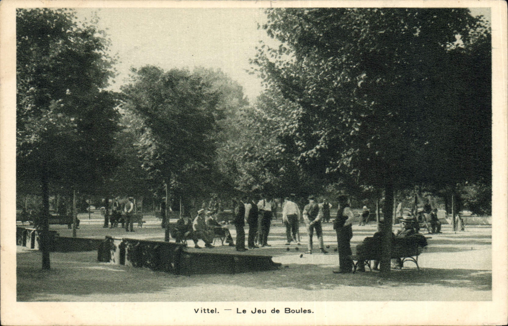CPA Petanque Vittel Le jeu de boules 