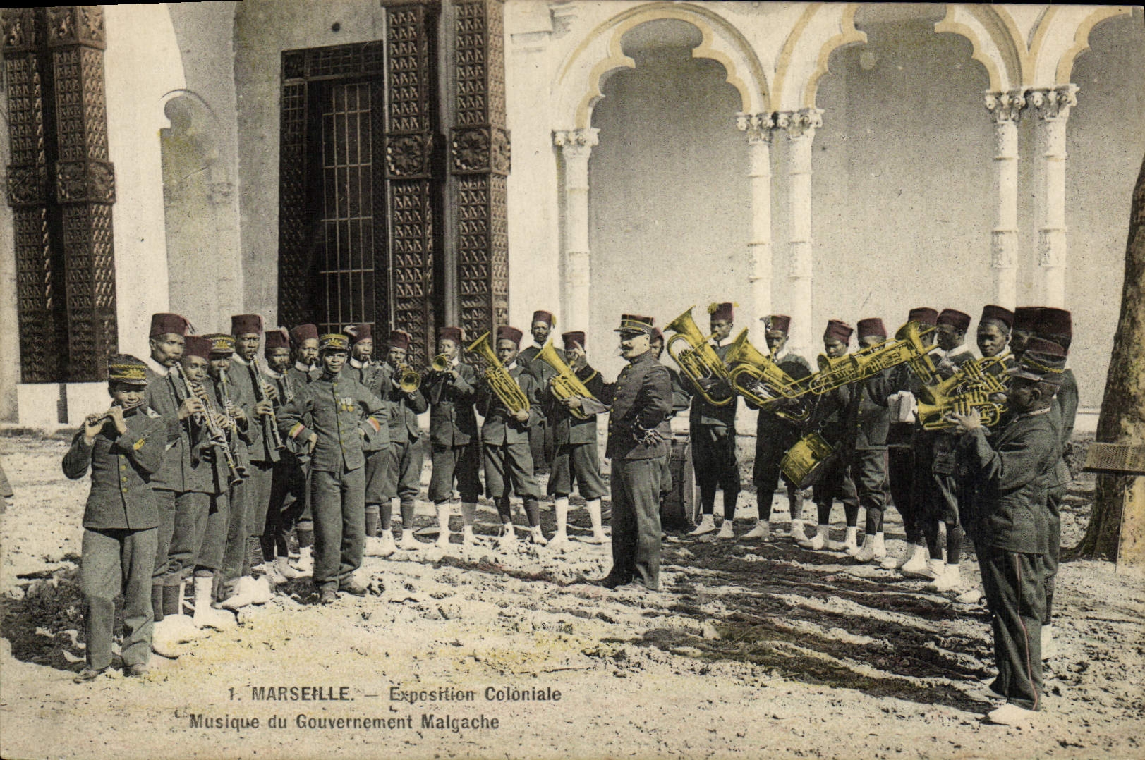 CPA Marseille Exposition coloniale Musique du gouvernement Malgache 