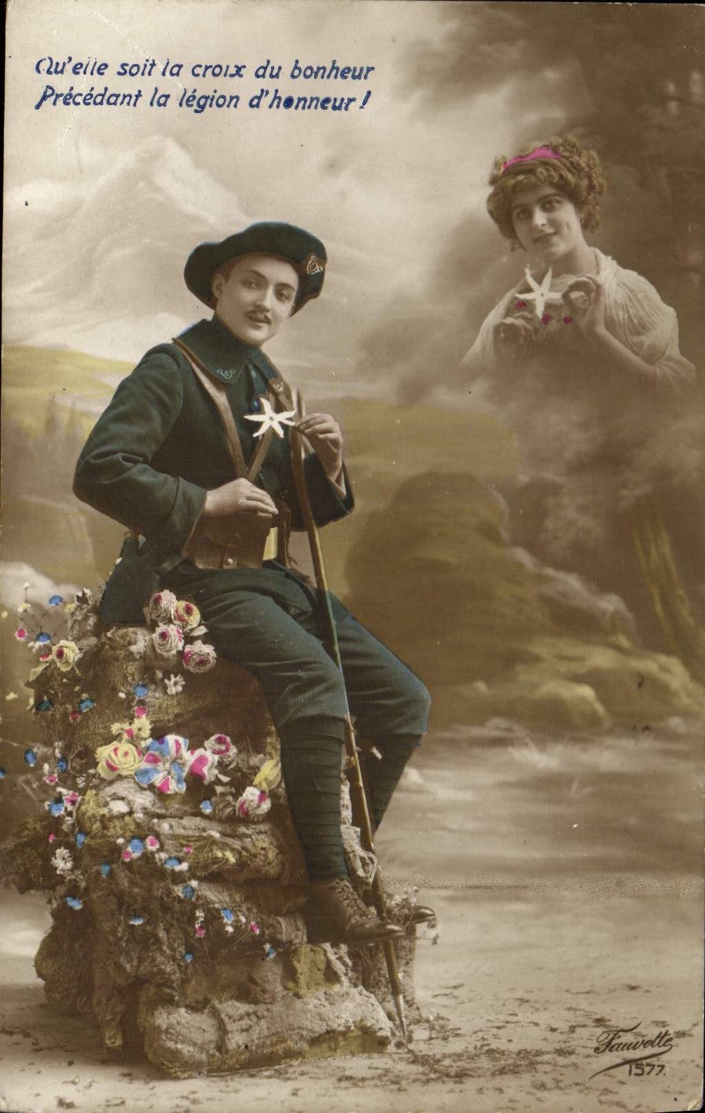 CPA Militaria Chasseurs Alpins Femme 
