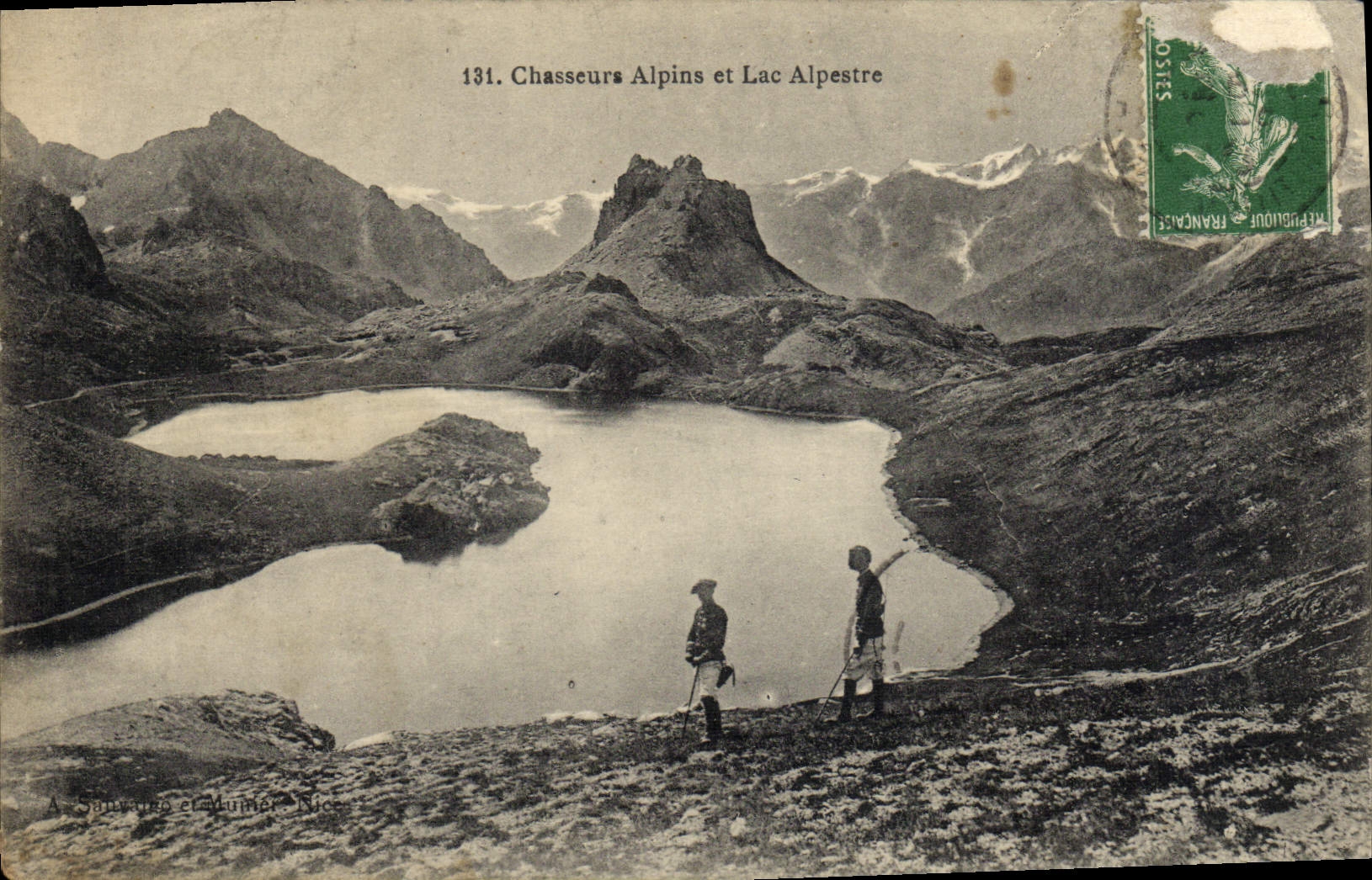CPA Militaria Chasseurs Alpins et lac alpestre 