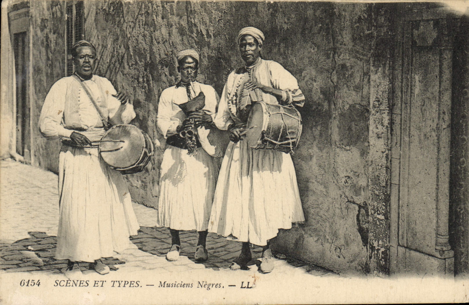 Musiciens Nègres — SCÈNES ET TYPES. — LL — n° 6154