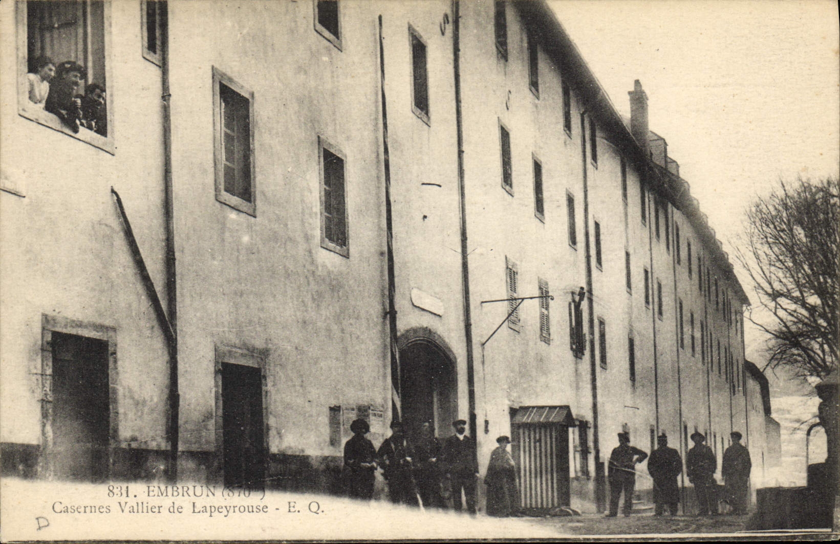 CPA Militaria Chasseurs Alpins Embrun Casernes Vallier de lapeyrouse 