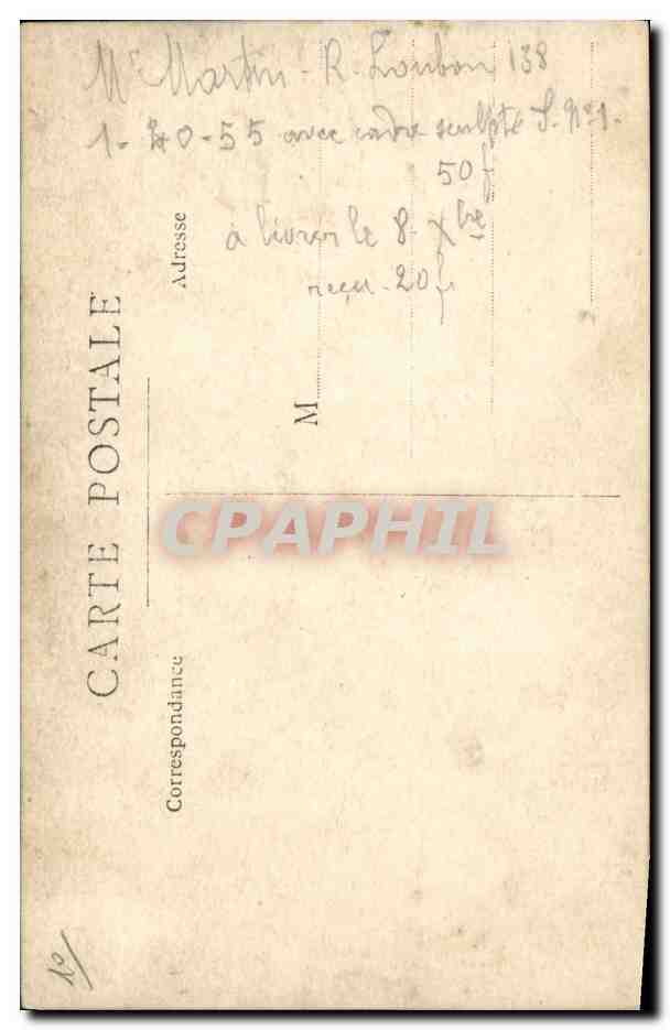 Soldat en uniforme — studio photographique — sans éditeur ni numéro visible — Achterkant