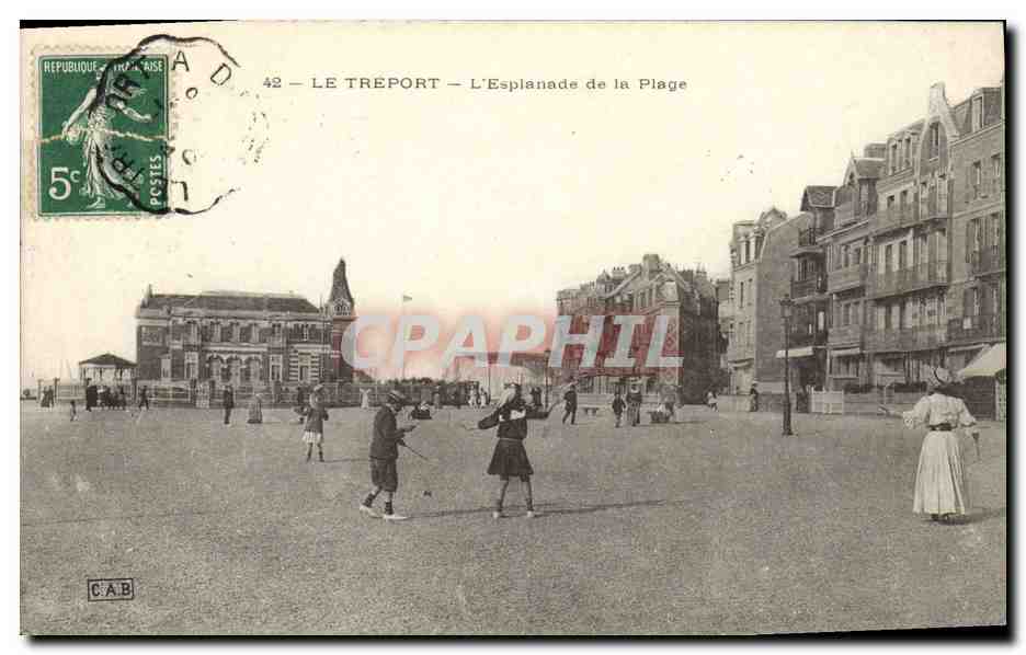 CPA Le Treport L'esplanade de la plage Diabolo 