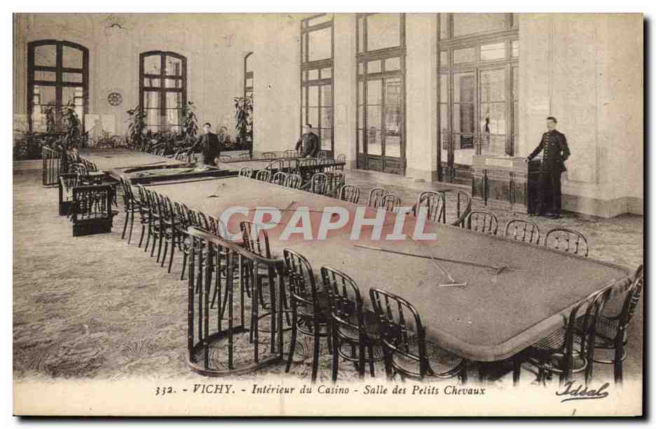 CPA Vichy Interieur du Casino Salle des Petits Chevaux 