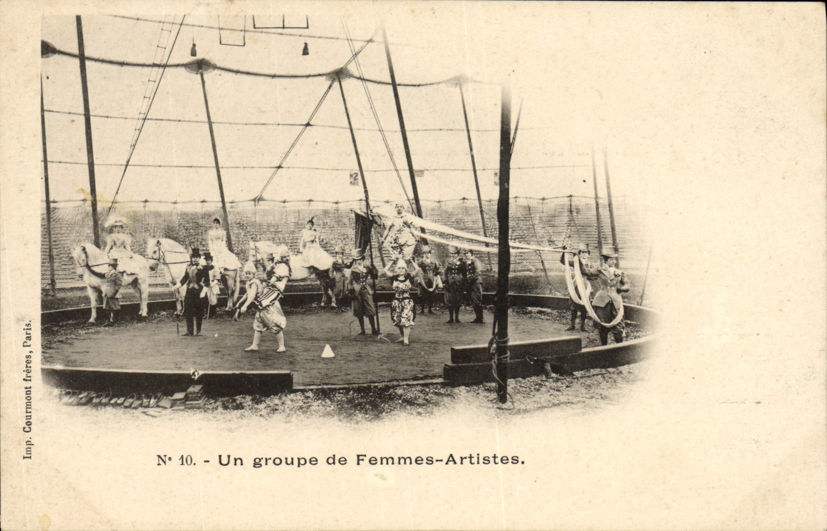 CPA Cirque Barnum et Bailey Un groupe de femmes artistes 
