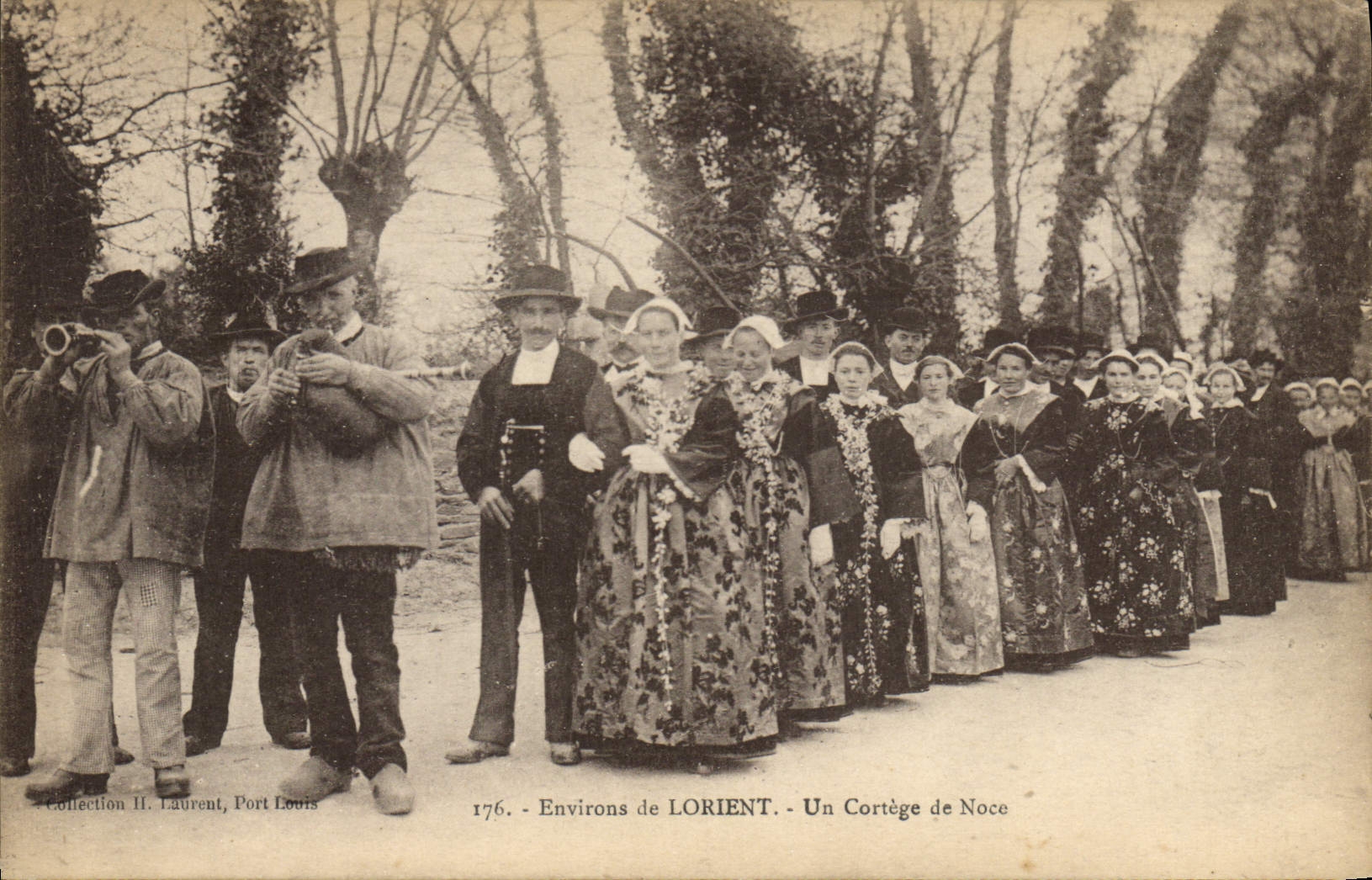 Environs de LORIENT - Un Cortège de Noce - Collection H. Laurent, Port Louis, n°176