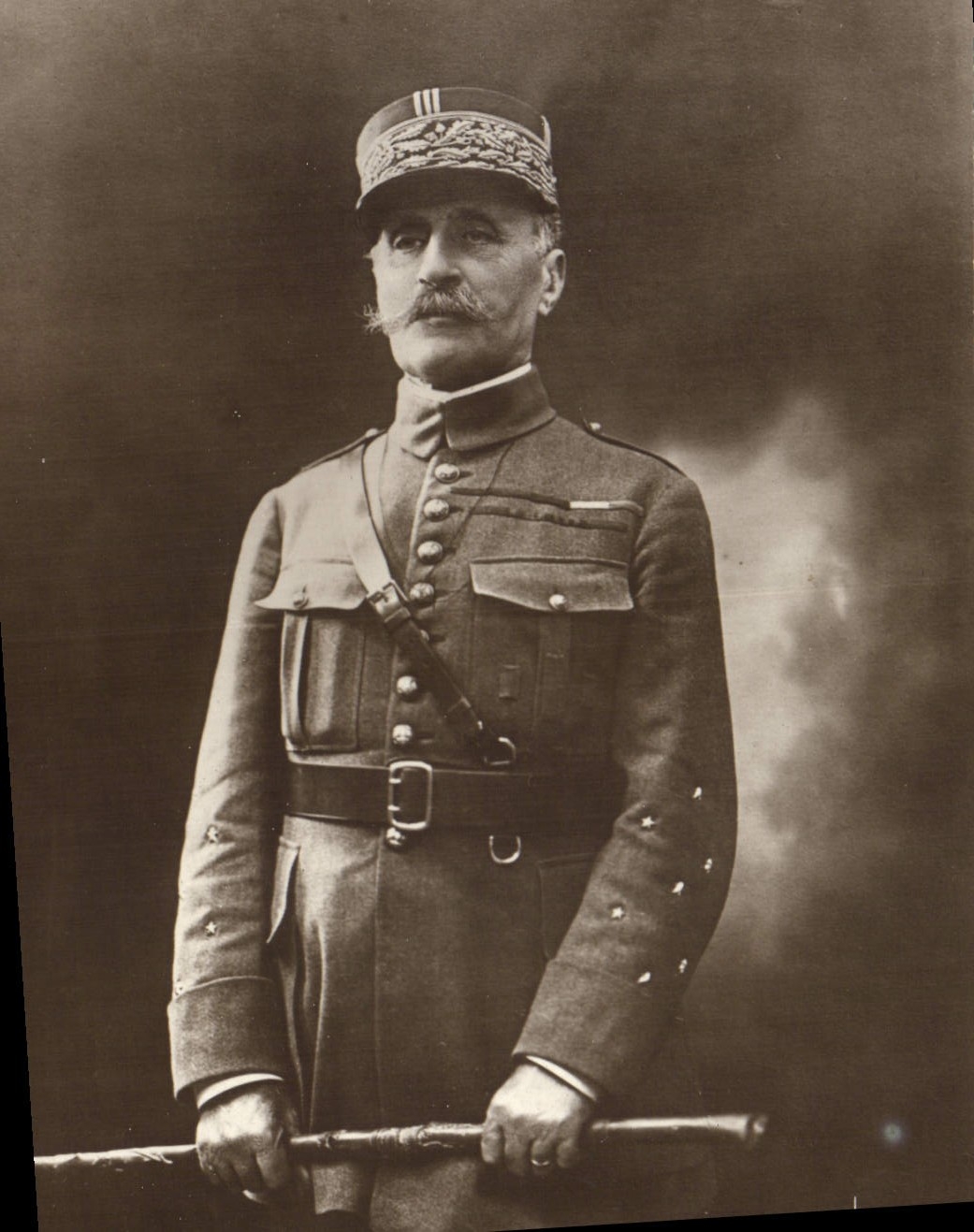 Général Philippe Pétain — portrait en uniforme — éditeur CPAPHIL