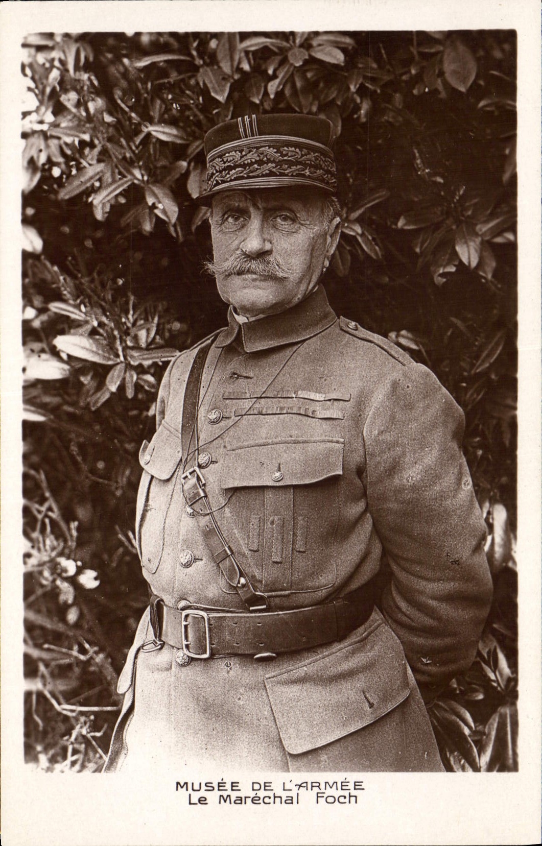 CPA Militaria Paris Musee de l'armee Marechal Foch 