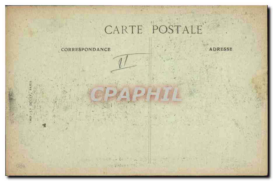 Les Fêtes de la Victoire à Paris — 13 juillet 1919 — Le Maréchal Foch décore un Poilu — Éditeur BHL — Reverso