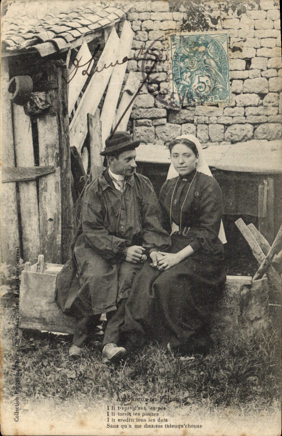 CPA Folklore Amoureux en Poitou 