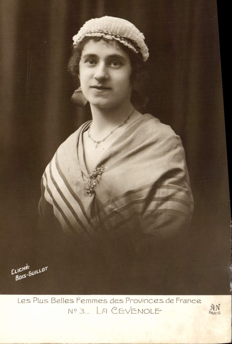 CPA Folklore La Cevenole Les plus belles femmes des Provinces de France 