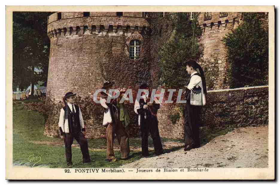 CPA Folklore Pontivy Joueurs de Biniou et Bombarde 
