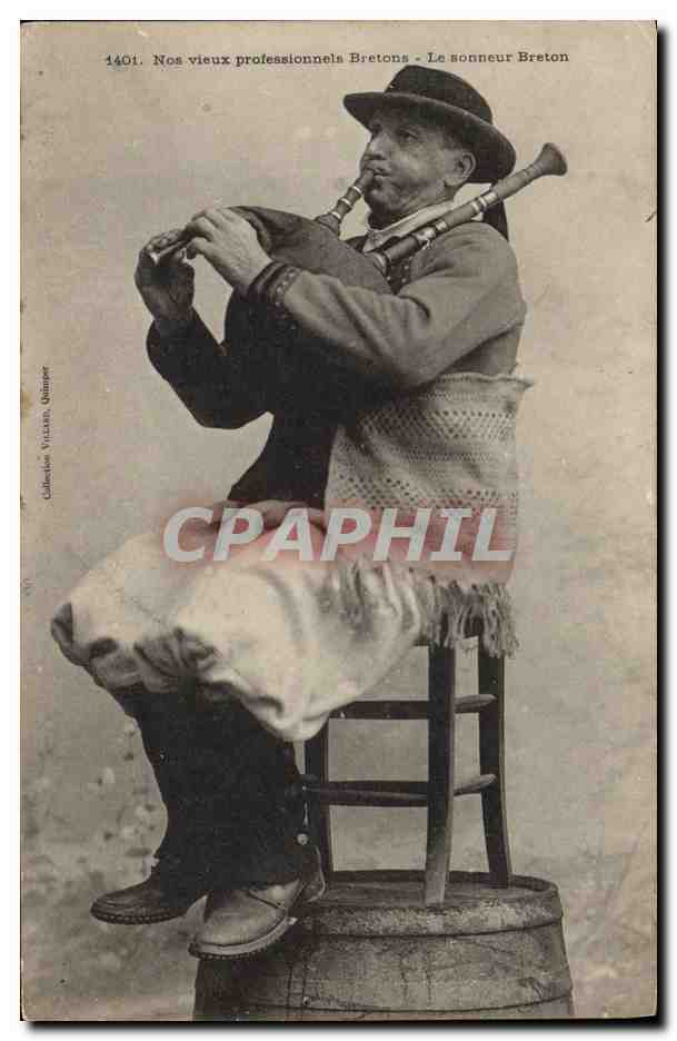 CPA Folklore Nos vieux professionnels Bretons Le sonneur Breton 