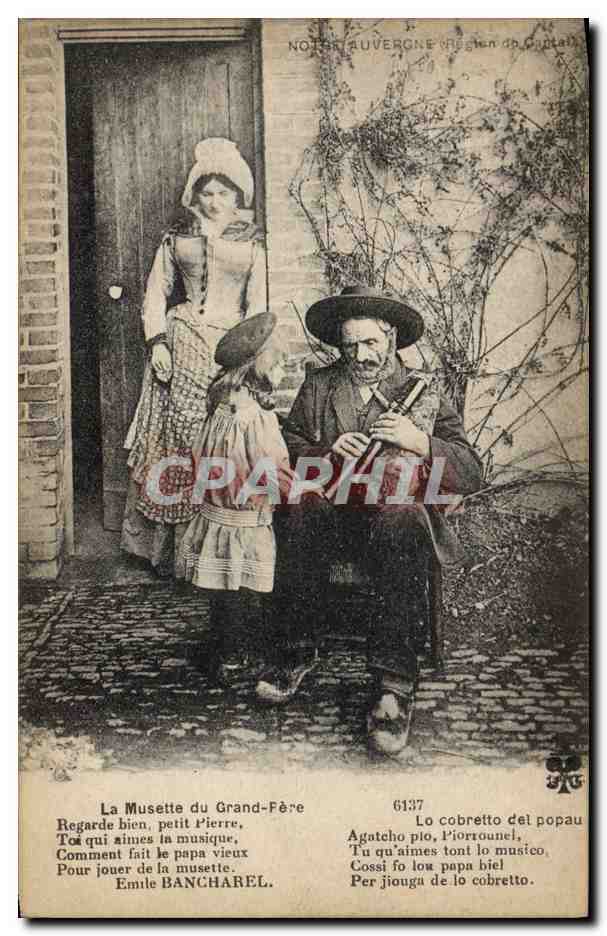 CPA Folklore Auvergne La musette du grand pere 