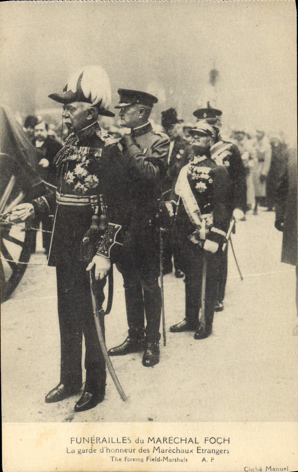Funérailles du Maréchal Foch — La garde d'honneur des Maréchaux Étrangers — Cliché Manuel